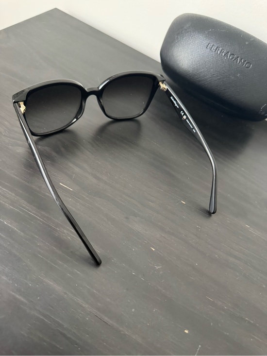 Salvatore Ferragamo Black Gradient Women\'s Sunglasses main image 4